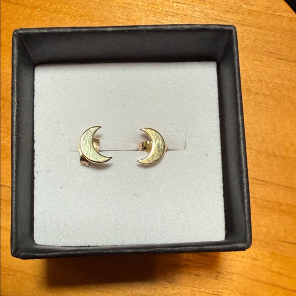 Jewelry - 14k Gold Crescent Moon Stud Earrings - Unbranded